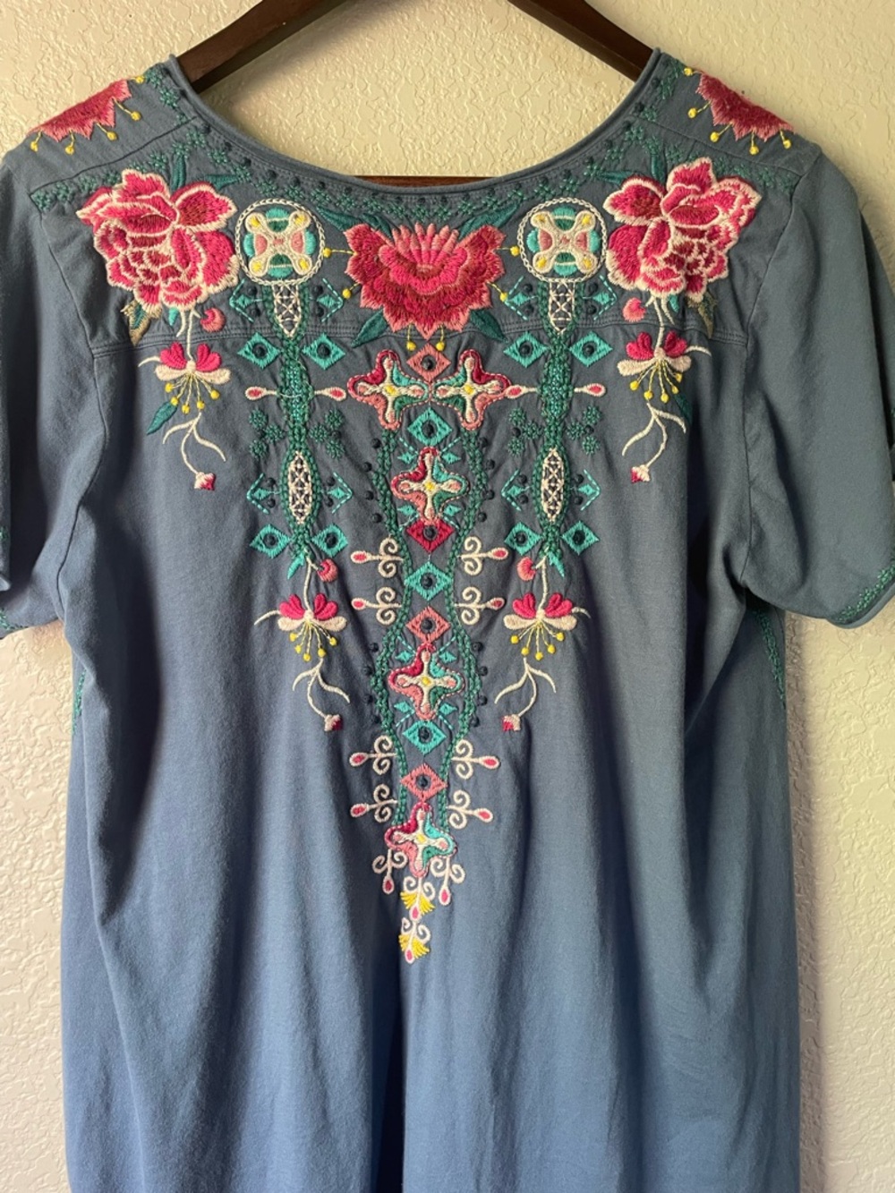 Johnny Was JW Los Angeles Womens Medium Blue Embroidered Boho Hippie Tunic Top - Picture 7 of 9